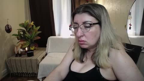 Snapshot of helenenigma chatting on 03.06.25 helenenigma online show from 03.06.25