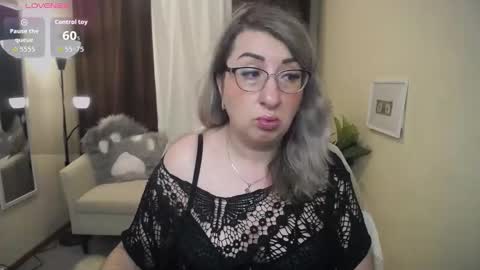 helenenigma online show from 11.17.25