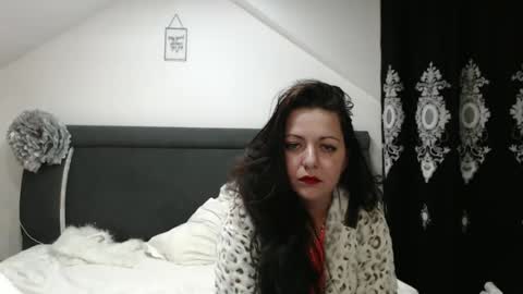 helenhh online show from 01.14.25