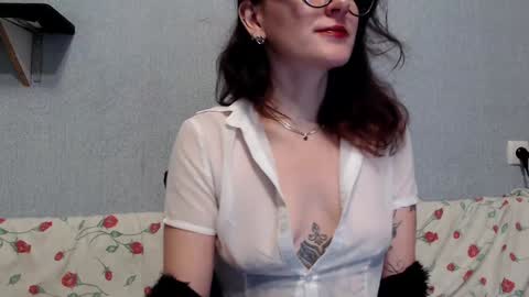 Snapshot of helenred chatting on 01.08.25 HelenRed online show from 01.08.25