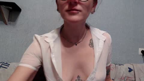 Snapshot of helenred chatting on 01.16.25 HelenRed online show from 01.16.25
