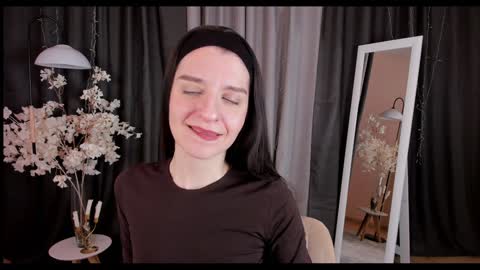Helen online show from 01.24.25