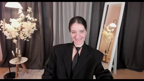 Helen online show from 02.26.25