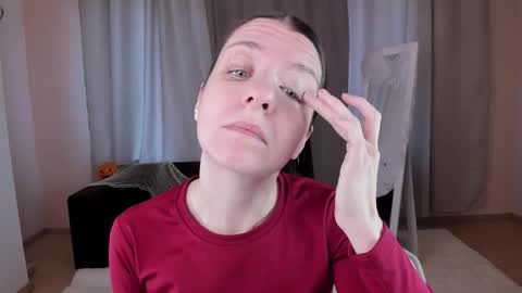 Snapshot of helentasty_ chatting on 10.25.25 Helen online show from 10.25.25