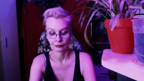 Helga online show from 03.25.26