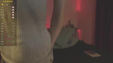 Snapshot of heliero chatting on 12.19.25 Helio online show from 12.19.25