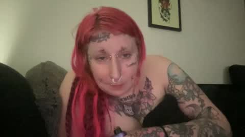 Snapshot of hell0kittyblood chatting on 02.25.25 Bunnie Rotz online show from 02.25.25