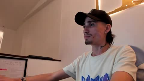 Snapshot of hell_boy66 chatting on 05.09.26 Eros online show from 05.09.26