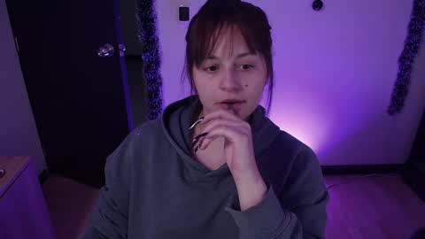 Snapshot of hell_dancer_ chatting on 12.21.25 Lexa online show from 12.21.25