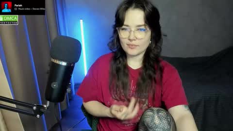 Red online show from 10.18.25