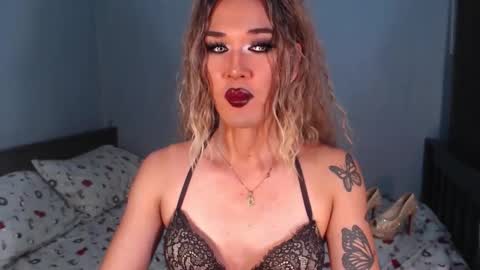 hellatarahathor online show from 01.12.26