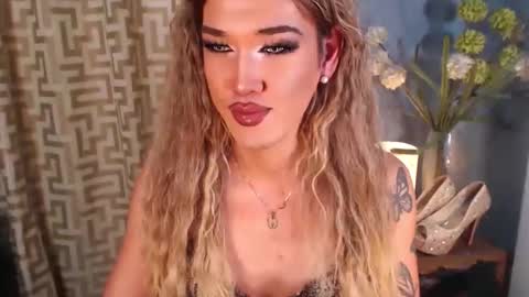 hellatarahathor online show from 01.15.26