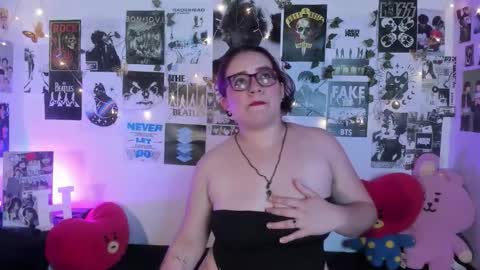 Snapshot of hellen21rose chatting on 02.05.26 hellen online show from 02.05.26