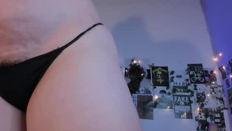 Snapshot of hellen21rose chatting on 02.24.26 hellen online show from 02.24.26