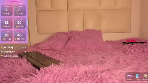 Snapshot of hellen__smith_ chatting on 02.09.26 hellen__smith_ online show from 02.09.26