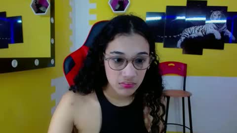 Snapshot of hellen_queensex chatting on 02.18.25 hellen_queensex online show from 02.18.25