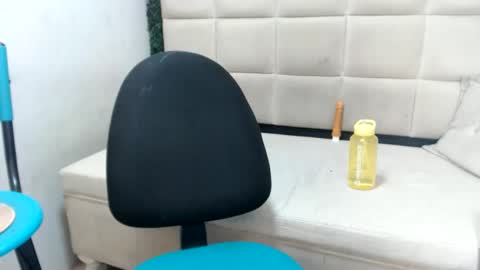 Snapshot of hellen_queensex chatting on 02.27.25 hellen_queensex online show from 02.27.25