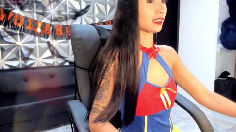 Snapshot of hellen_tease chatting on 10.29.25 Hellen online show from 10.29.25