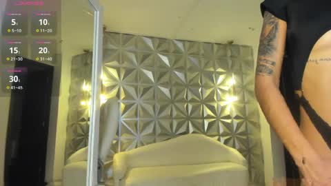 Snapshot of hellen_tease chatting on 04.30.26 Hellen online show from 04.30.26