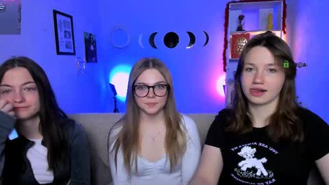 Helli online show from 04.12.26