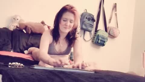 HellienaDesroser online show from 09.27.25