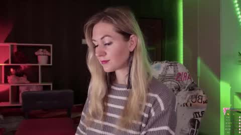 Alisia  Monday to Friday from 10 am to 4 pm GMT 2 online show from 10.10.25