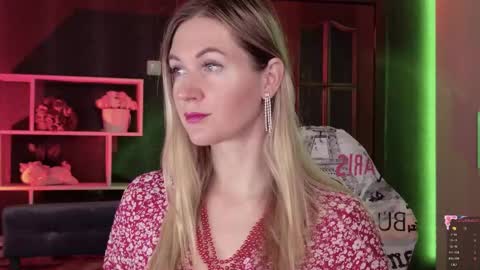 Alisia  Monday to Friday from 10 am to 4 pm GMT 2 online show from 10.22.25