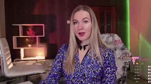 Alisia  Monday to Friday from 10 am to 4 pm GMT 2 online show from 12.04.25