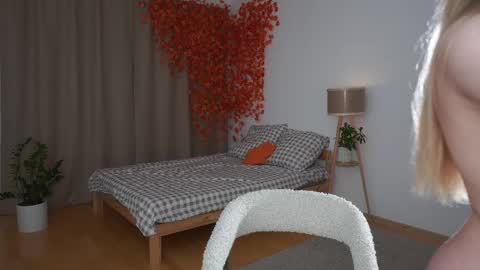 Taya online show from 10.08.25