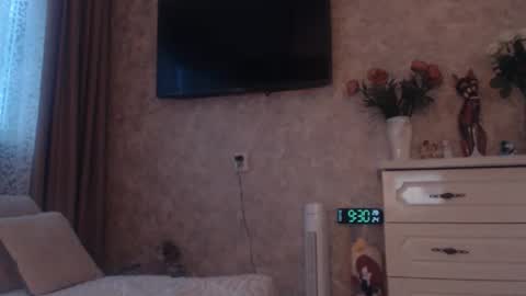 Snapshot of hellokittykaty chatting on 12.03.25 Victory online show from 12.03.25