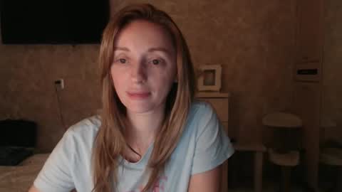 Snapshot of hellokittykaty chatting on 12.23.25 Victory online show from 12.23.25