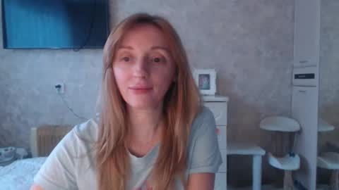 Snapshot of hellokittykaty chatting on 02.11.26 Victory online show from 02.11.26