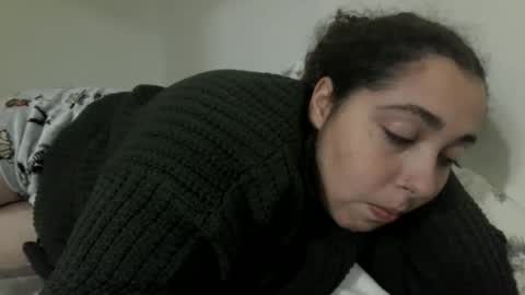 Snapshot of hellooli chatting on 12.21.25 hellooli online show from 12.21.25