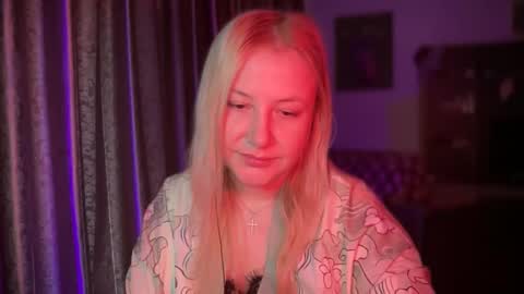 Snapshot of hellyriddle chatting on 12.18.25 DeleteyourSadness online show from 12.18.25