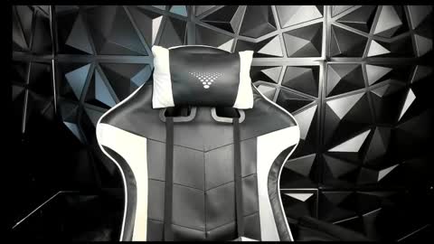 Snapshot of heluehorny13 chatting on 03.05.25 heluehorny13 online show from 03.05.25