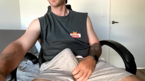 Snapshot of hendo92 chatting on 12.18.25 Hendo online show from 12.18.25