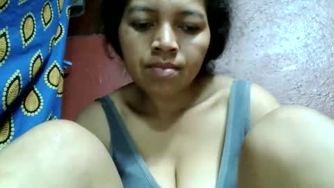 Snapshot of henitsaldy chatting on 10.04.25 henitsaldy online show from 10.04.25