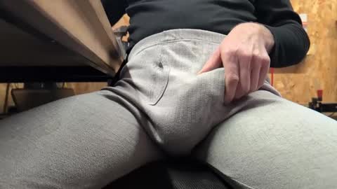 henkietien online show from 01.18.25