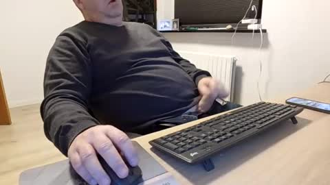 henrikrp1971 online show from 01.05.25