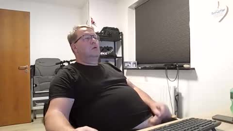 henrikrp1971 online show from 11.16.25