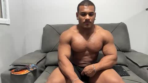 Snapshot of henrimusclee chatting on 03.12.25 Henri online show from 03.12.25