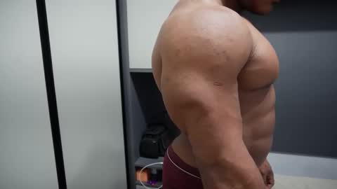 Snapshot of henrimusclee chatting on 12.03.25 Henri online show from 12.03.25