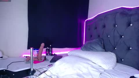 Snapshot of henry_diaz chatting on 10.28.25 Henry online show from 10.28.25