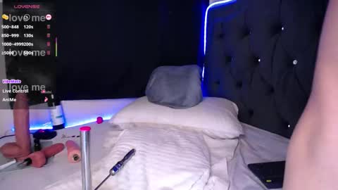 Snapshot of henry_diaz chatting on 11.14.25 Henry online show from 11.14.25