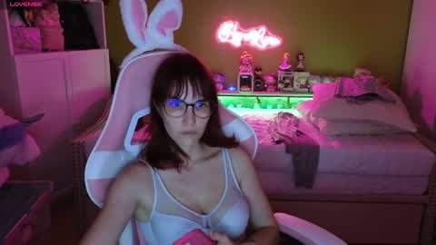 Snapshot of heraluna_ chatting on 07.16.26 HeraLuna online show from 07.16.26
