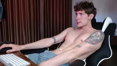 Snapshot of hercules__ chatting on 03.22.26 Gregblonde Alextattoo online show from 03.22.26