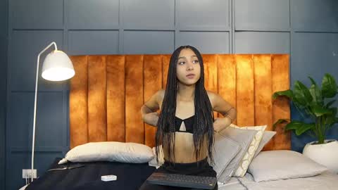 Hermione Scott online show from 02.18.25