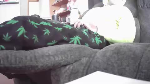 Snapshot of herpotheadpup chatting on 11.30.25 herpotheadpup online show from 11.30.25