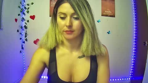 Hestesiaxx online show from 02.25.25