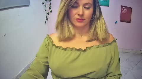 Snapshot of hestesiaxx chatting on 04.20.26 Hestesiaxx online show from 04.20.26